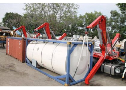 Titan 20′ Sidelifter Handles Dangerous Goods