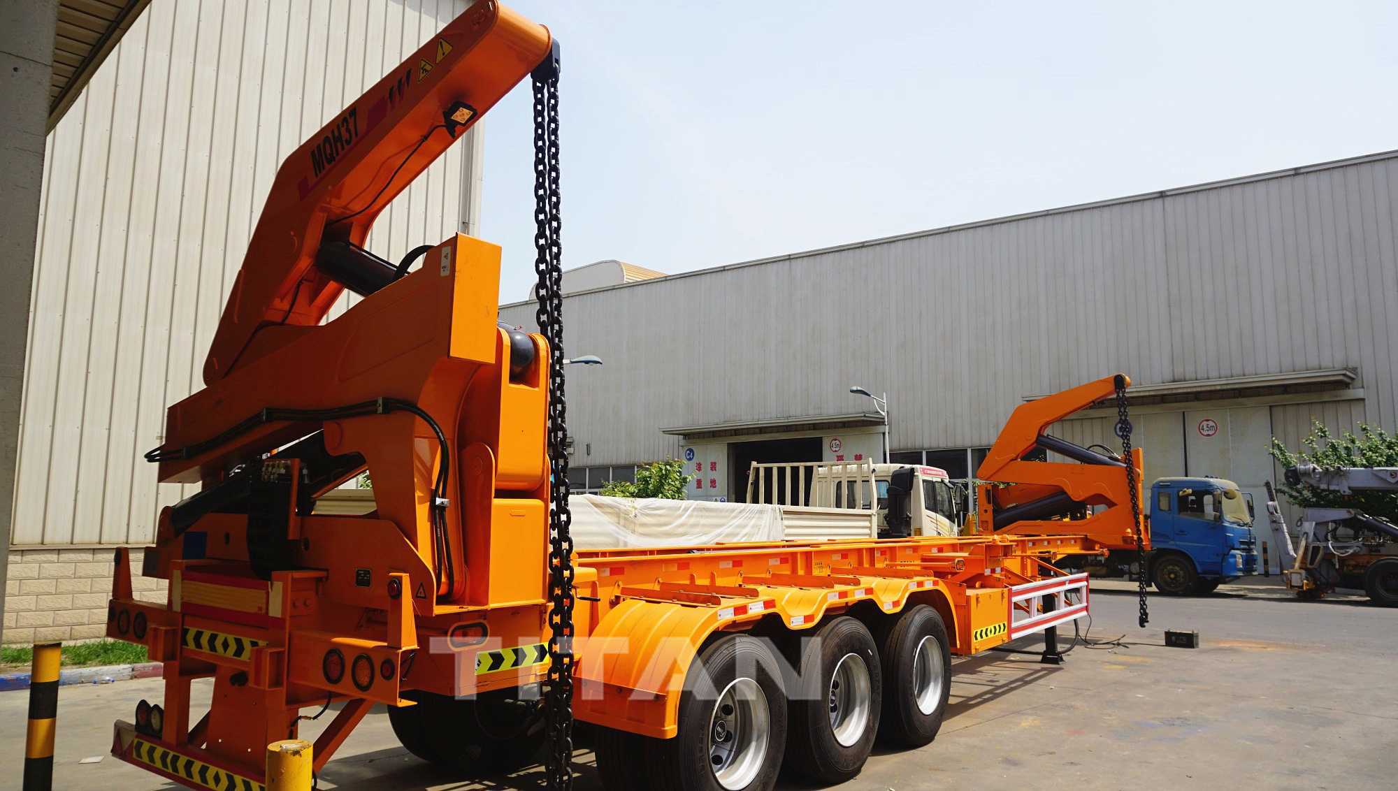Container side loader